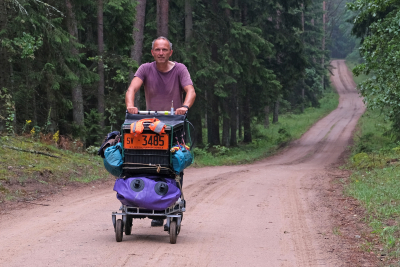 Live-Reportage 'Wanderfieber, 3392 km zu Fuss von Flumenthal nach Moskau'